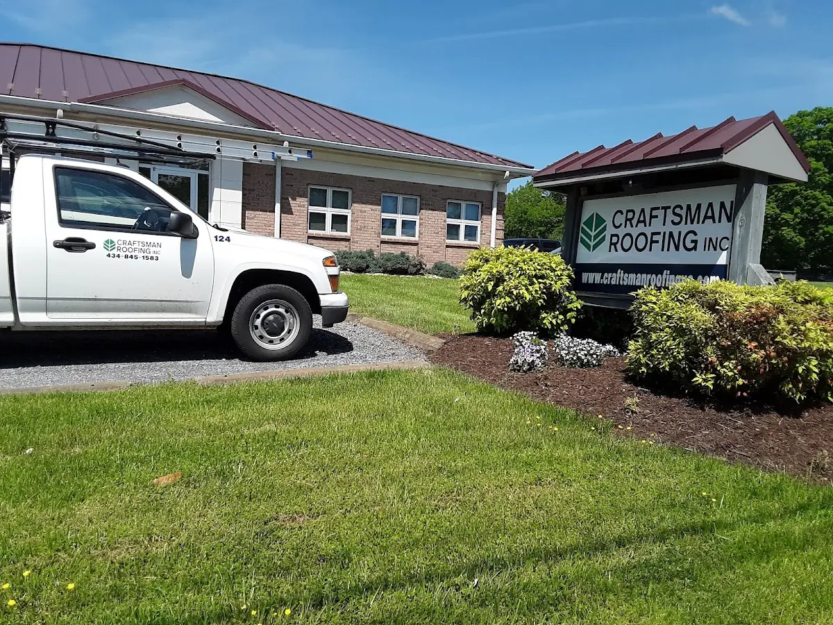 Quality Roof Replacement by experienced craftsmen in Avenida Guadalupe