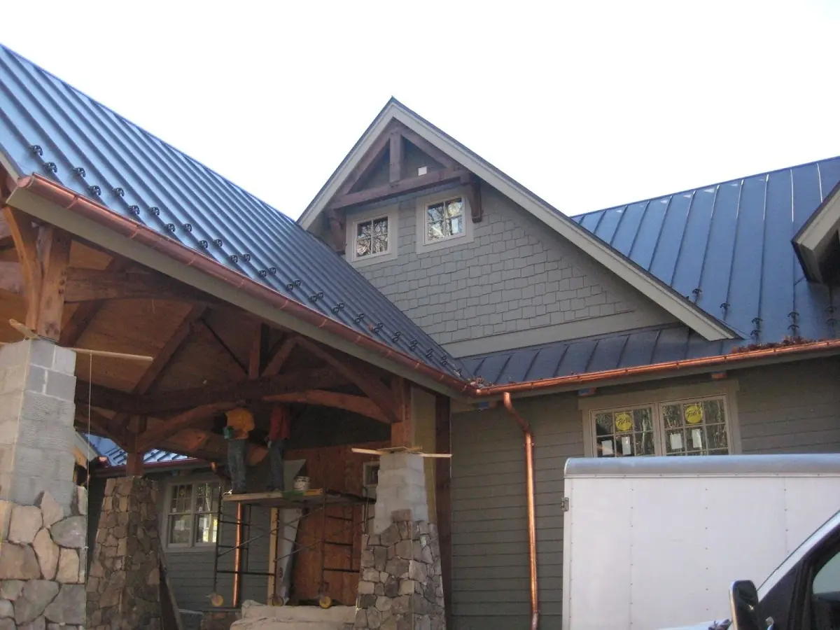 Craftsman Roofing team delivering quality roofing work in Avenida Guadalupe